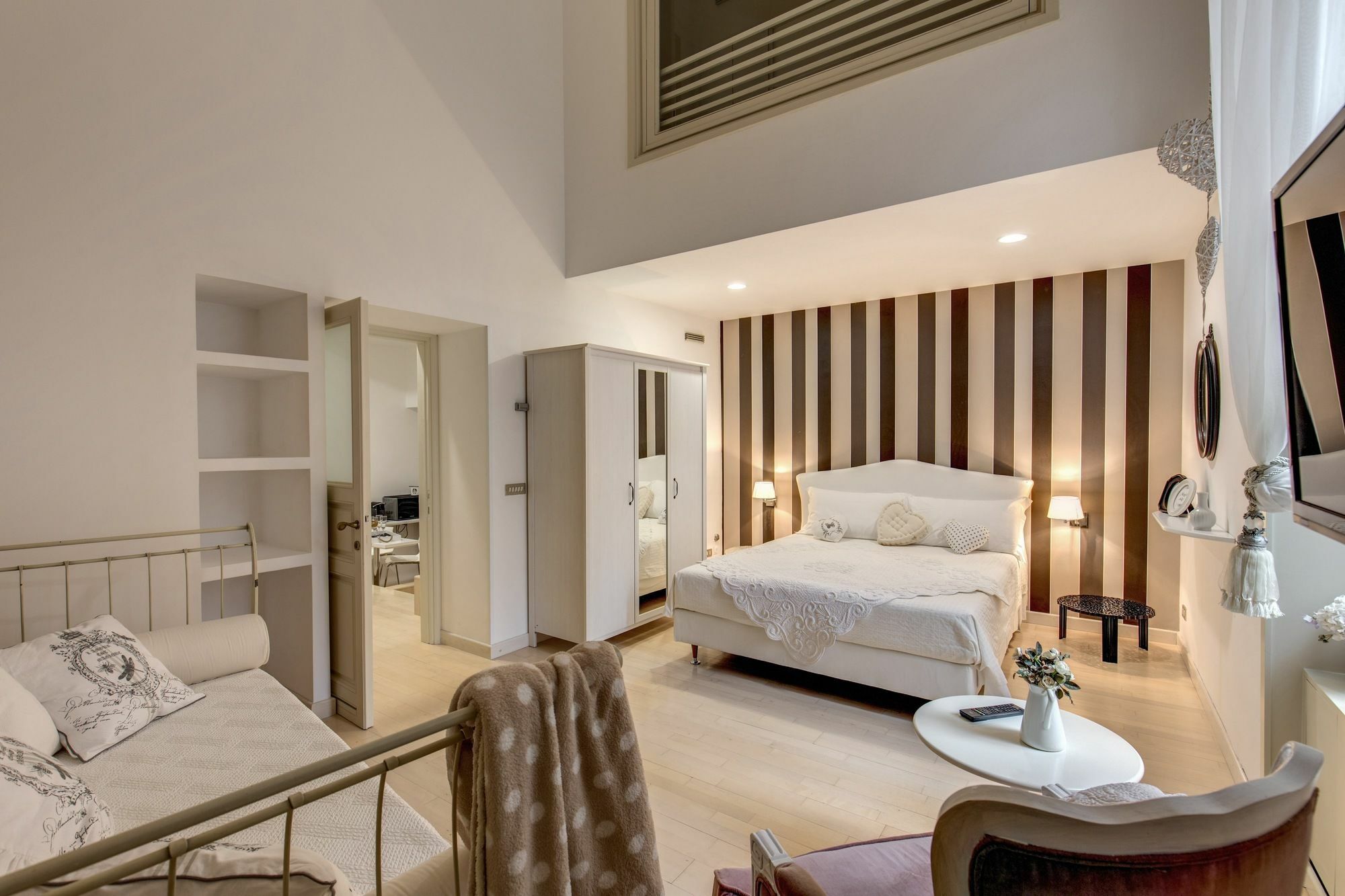 Trevi Miracle Suite Рим Екстериор снимка