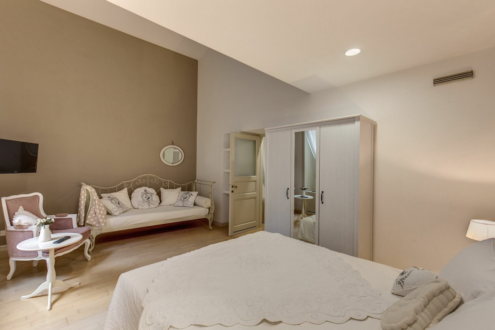 Trevi Miracle Suite Рим Екстериор снимка