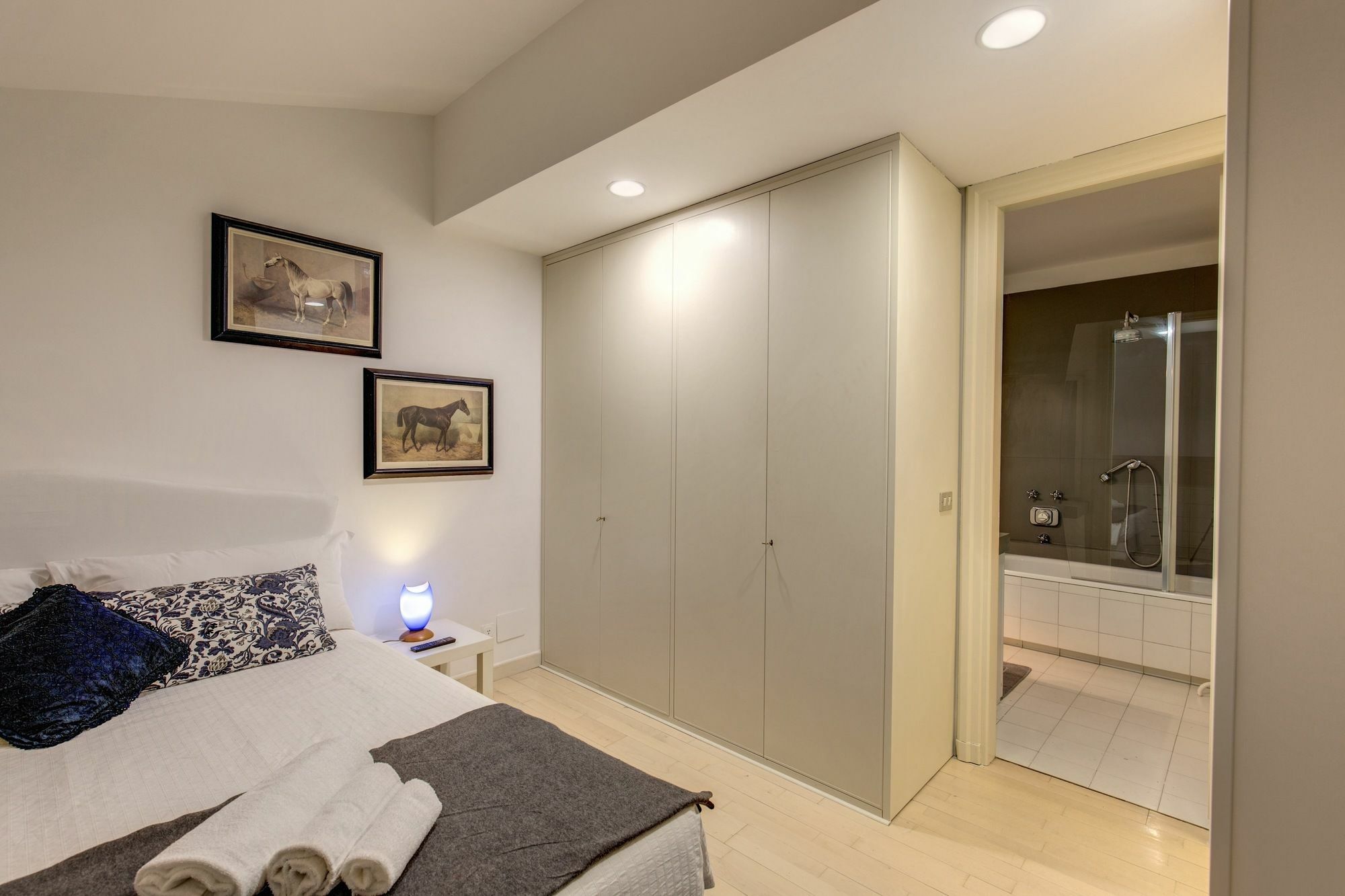 Trevi Miracle Suite Рим Екстериор снимка